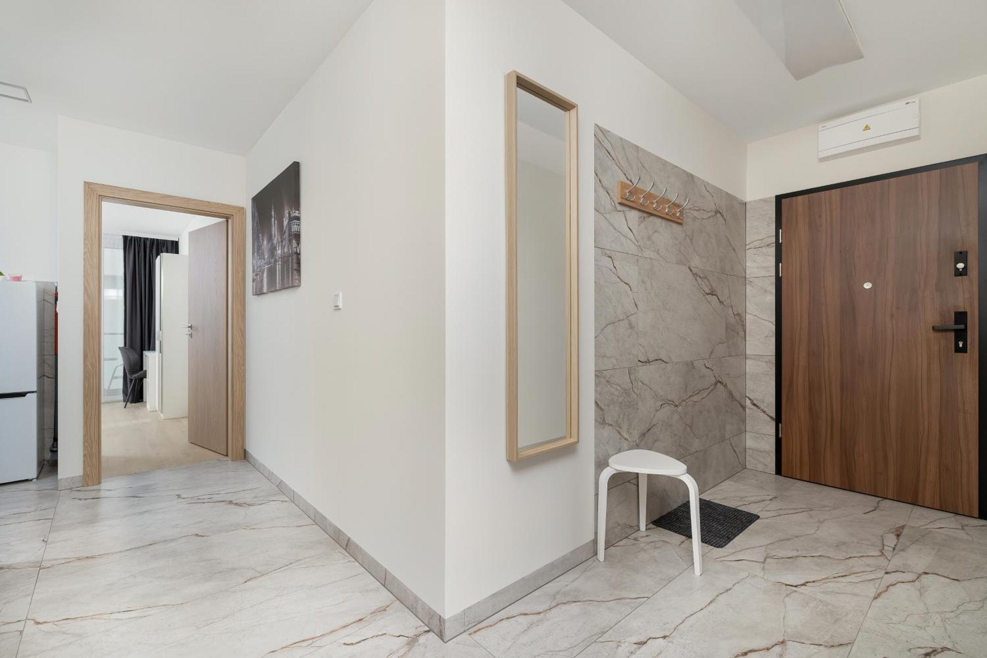 Апартаменти Cozy Laszkiewicza With Parking By Renters
