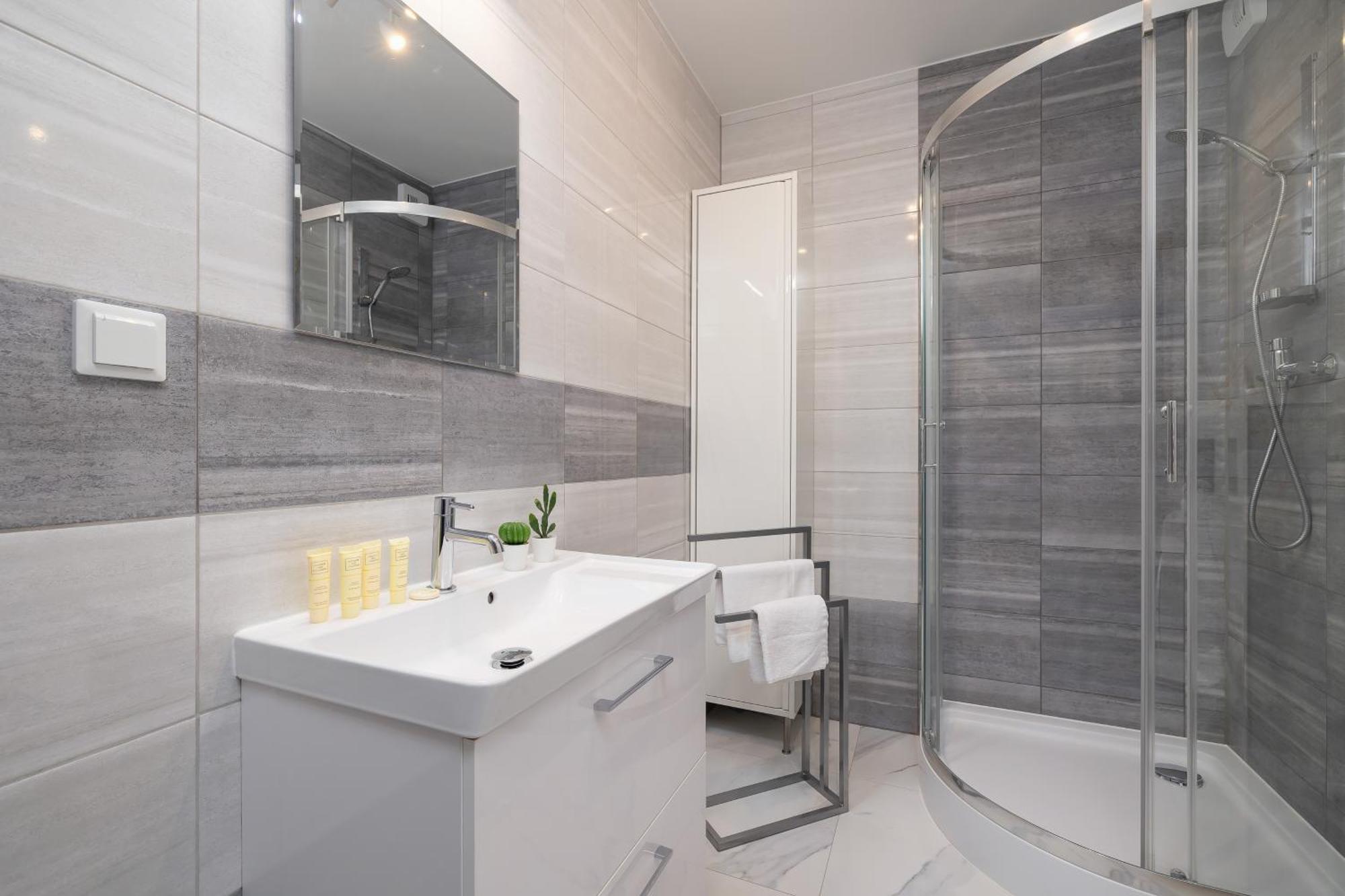 Апартаменти Cozy Laszkiewicza With Parking By Renters
