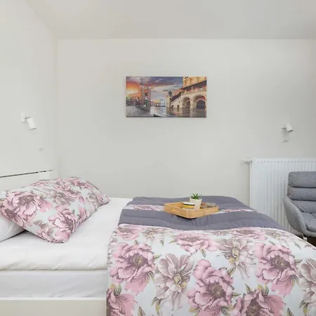 Cozy Apartments Laszkiewicza With Parking By Noclegi Renters Kraków Zewnętrze zdjęcie