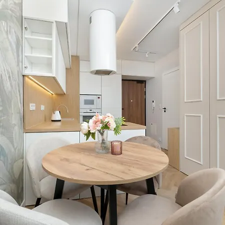 Cozy Apartments Laszkiewicza With Parking By Noclegi Renters Kraków Zewnętrze zdjęcie